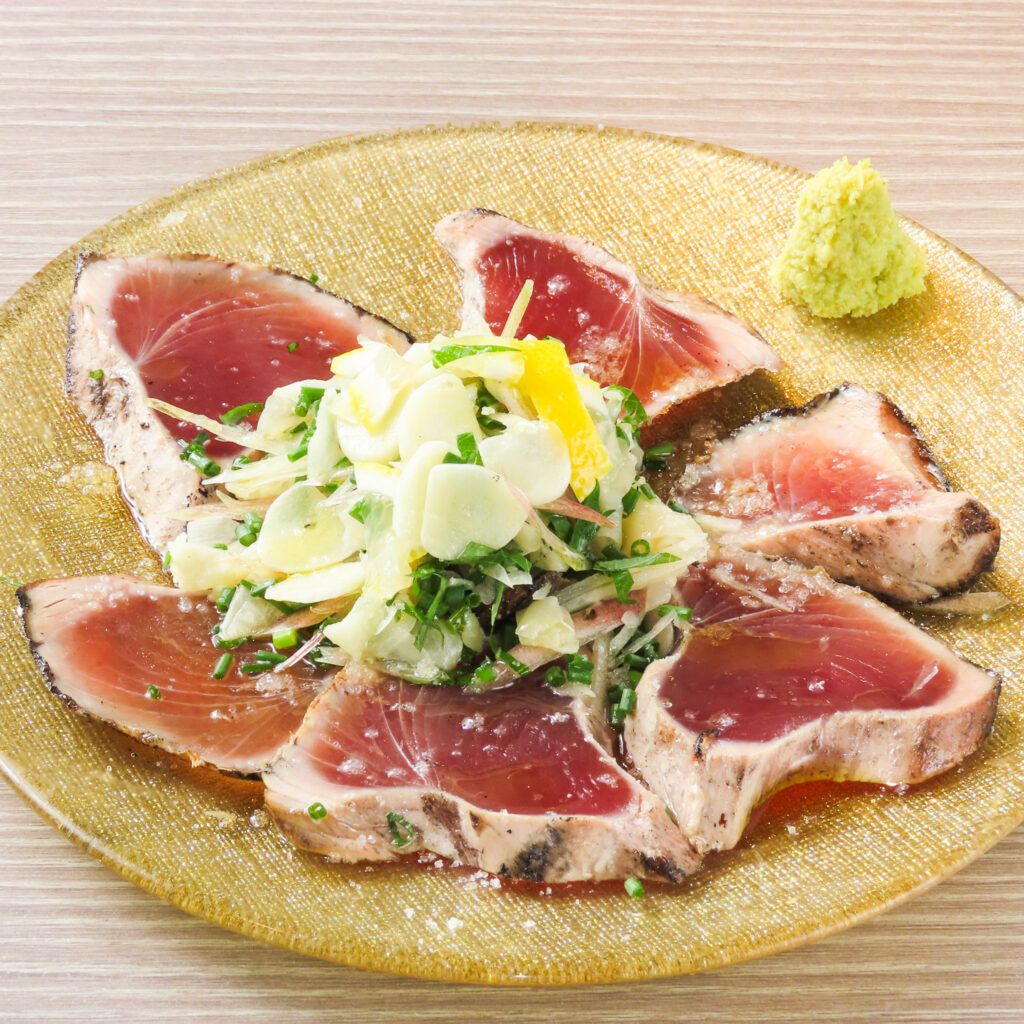 かつお藁焼きのたっぷり薬味乗せ　